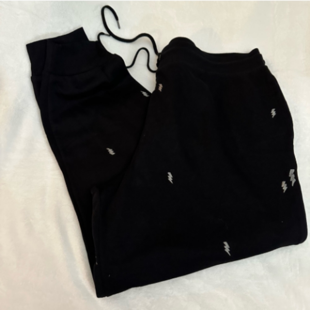 9.2023 Honeydew stormy sweats
